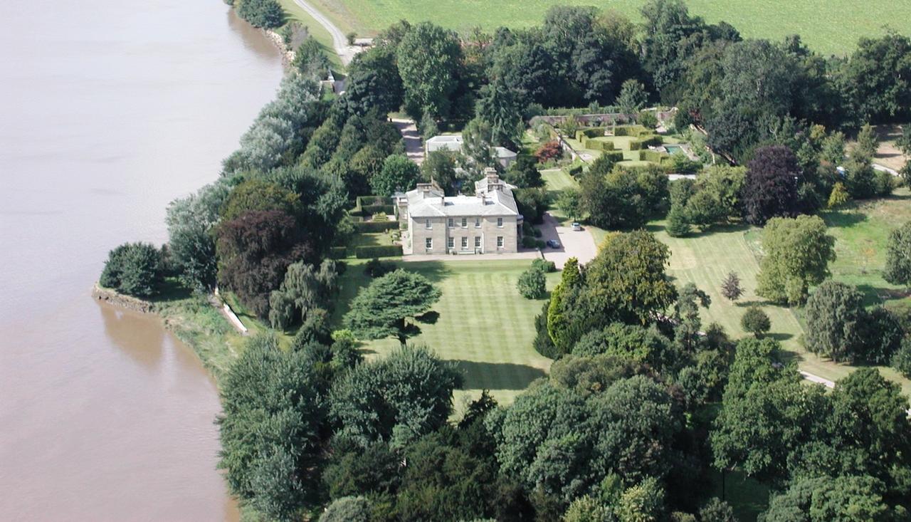 Saltmarshe Hall Exteriör bild