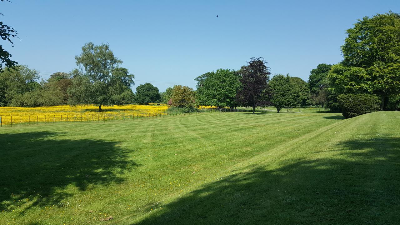 Saltmarshe Hall Exteriör bild