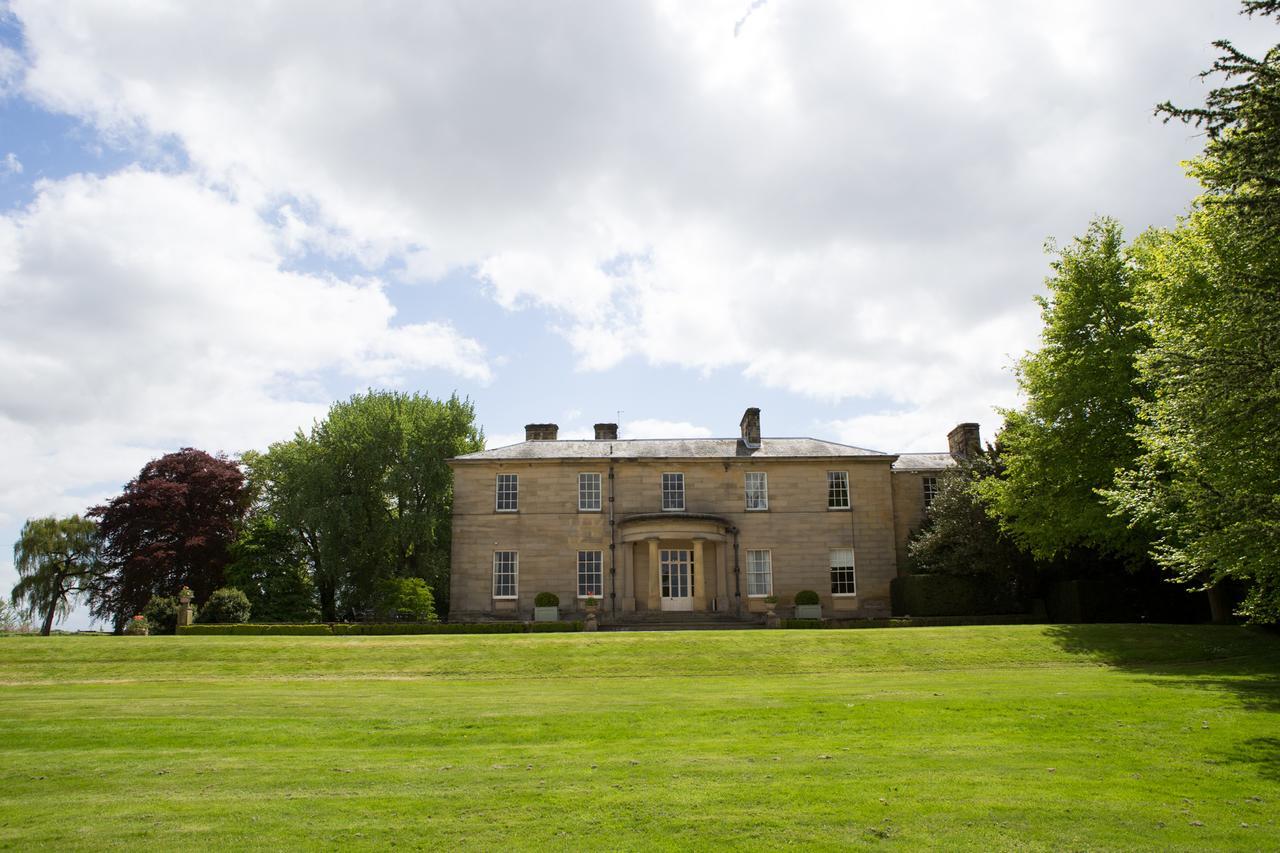 Saltmarshe Hall Exteriör bild
